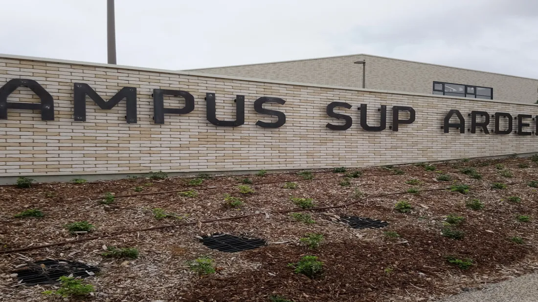 Campus Charleville OK 